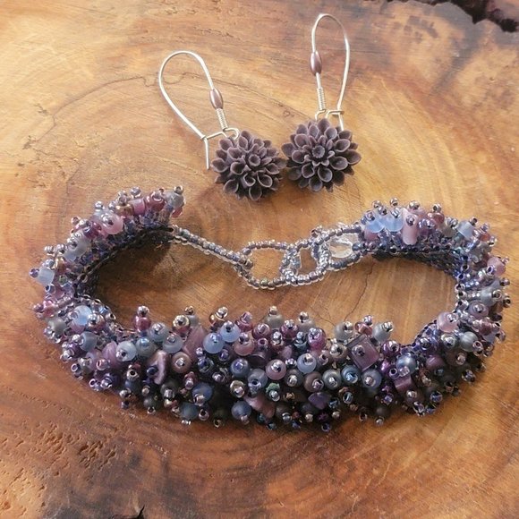 Beautiful Beaded bracelet and free EARRINGS - Picture 1 of 4